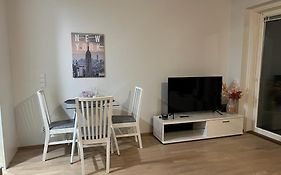 Modern One Bedroom City Apartment Nearby Airport